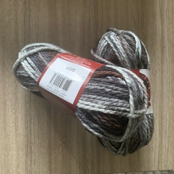 NWT 2 Loops & Threads Charisma Yarns Multiple Colors Approximately 109yds / 100m - Picture 3 of 3